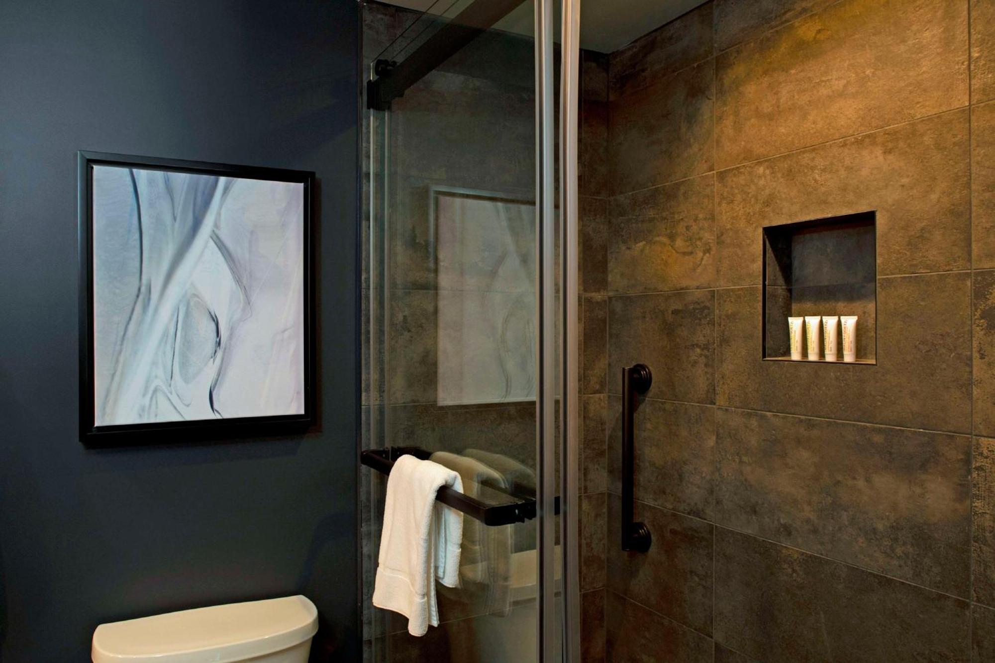 The Lloyd Stamford, Tapestry Collection By Hilton Hotel Eksteriør billede